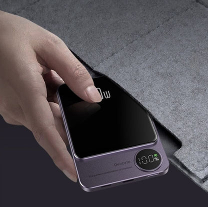 JuiceMyPhone - Magnetic Power Bank for iOs/Android